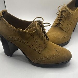 Tommy HilfigerBooties Womens Size 9 M Wingtip Style